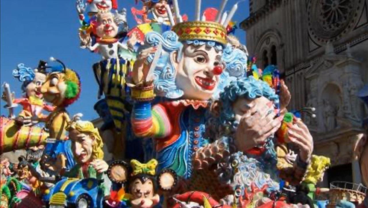 Tuttifrutti Holiday Acireale Exterior photo
